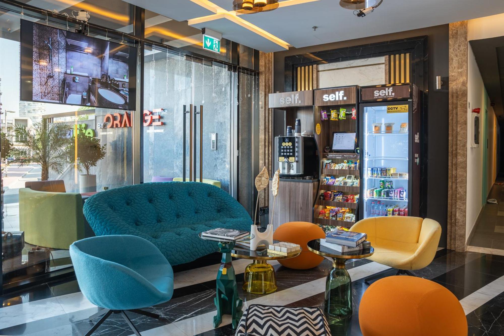 Апарт отель Izzzi Life Mint Дубай Экстерьер фото