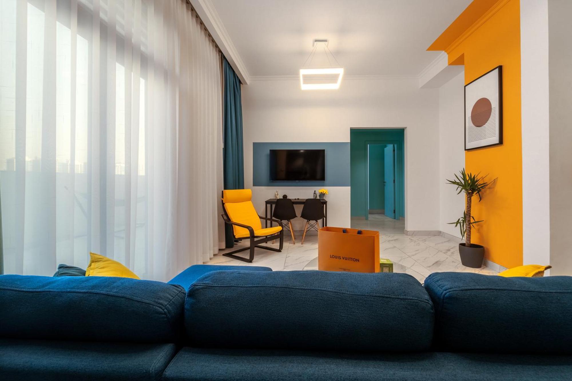 Апарт отель Izzzi Life Mint Дубай Экстерьер фото