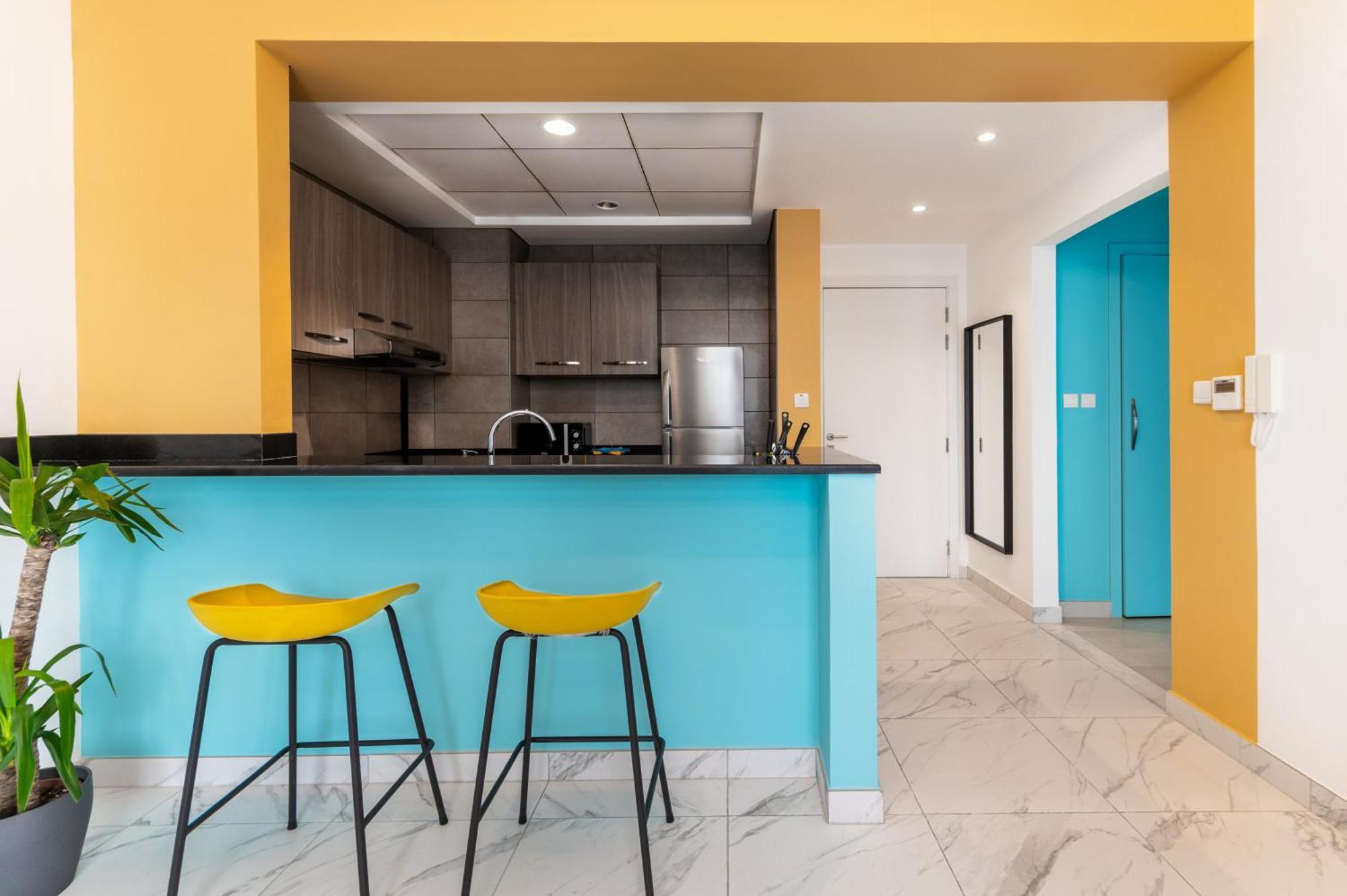 Апарт отель Izzzi Life Mint Дубай Экстерьер фото
